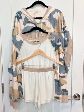 NWT Mystree 3-Piece Matching Set Medium Hooded Jacket Tie Front Top Shorts